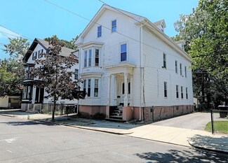 22 Oak St, Providence, RI 02909