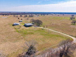 751 Rs County Road 1396, Point, TX 75472