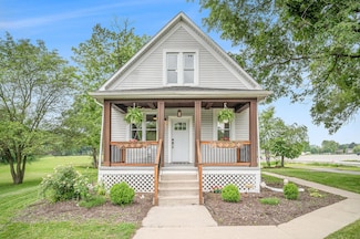 621 Pratt St, Crown Point, IN 46307
