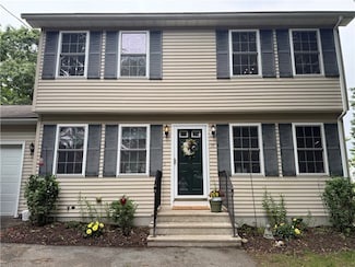 17 Chester Ave, Warwick, RI 02889