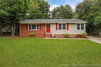 1021 Martindale Dr, Fayetteville, NC 28304