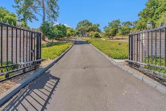 19225 Reavis Way, Salinas, CA 93907