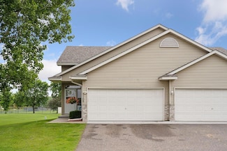 1105 3rd St S, Princeton, MN 55371
