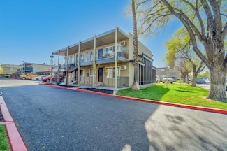 233 W I St, Los Banos, CA 93635