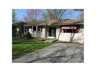 12114 Blosser Rd, North Lima, OH 44452