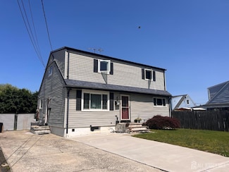 14 Barkalow St, South Amboy, NJ 08879