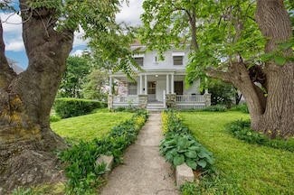 3701 Wyandotte St, Kansas City, MO 64111