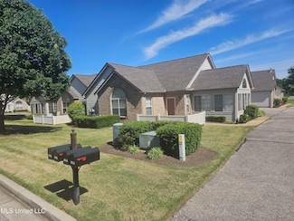 8906 Oak Branch Ln, Olive Branch, MS 38654