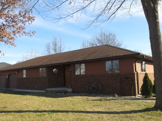 77 Glenbrook Ln, Fisher, IL 61843
