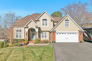 633 Winesap Rd, Roanoke, VA 24019