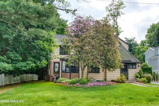 28 Terrace Ave, Riverside, CT 06878