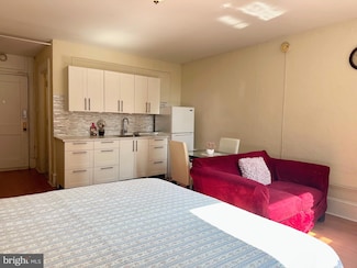 1324 Locust St Unit 331, Philadelphia, PA 19107