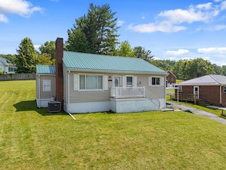 810 Cumberland St, Marion, VA 24354