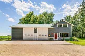 53 Church St, Houlton, WI 54082