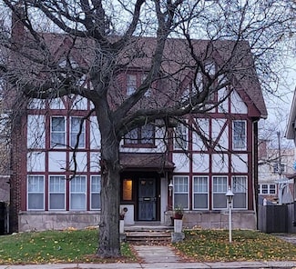 1536 W Chicago, Detroit, MI 48206