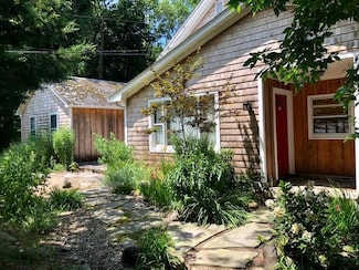331 Thompson St, Port Jefferson, NY 11777