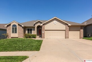 4902 Coffey St, Papillion, NE 68133