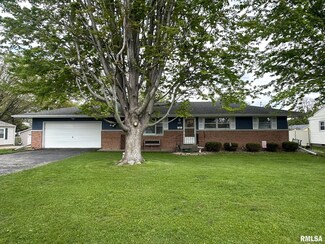 1755 Robertson Ave, Galesburg, IL 61401