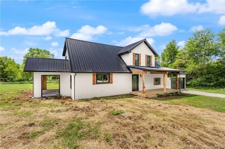 2213 N Highland Rd, Salem, IN 47167