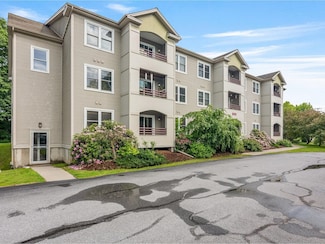 305 Lime Kiln Rd Unit 140, South Burlington, VT 05403