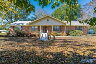 2405 Shady Grove Ln SW, Decatur, AL 35603