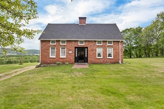 631 Oak Hill Rd, Northfield, NH 03276