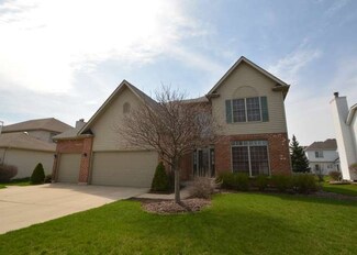 2724 Fairhauser Rd, Naperville, IL 60564