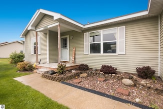 2136 Grouse Dr, Traverse City, MI 49685