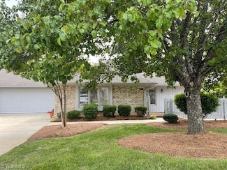 403 Broughton Dr, Greensboro, NC 27410