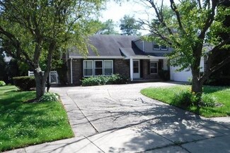 3941 Michael Ln, Glenview, IL 60026