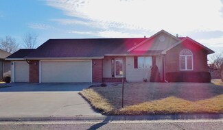 3005 Wildwood Way, North Newton, KS 67117