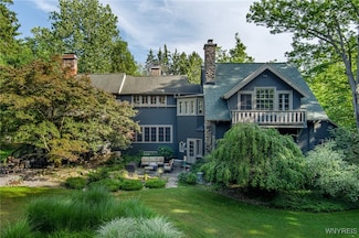 1632 S Creek Rd, Derby, NY 14047