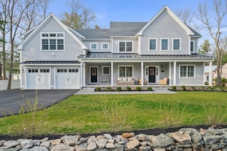 8 Albee Dr, Braintree, MA 02184
