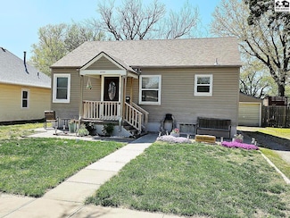 1008 S Walnut St, McPherson, KS 67460