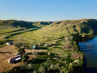 2520 Mt-80, Fort Benton, MT 59442