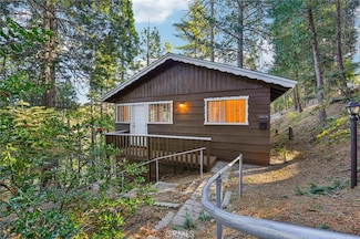 24654 Lake Gregory Dr, Crestline, CA 95046
