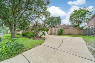 11726 Pecan Creek Dr, Houston, TX 77043
