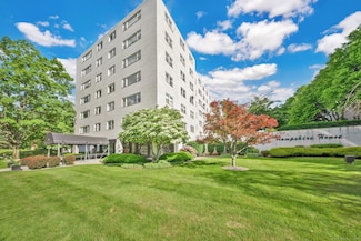 887 Farmington Ave Unit 3D, West Hartford, CT 06119