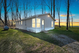 229 Bay Rd, Peshtigo, WI 54157
