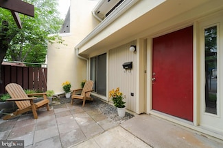 2221 Southgate Square, Reston, VA 20191