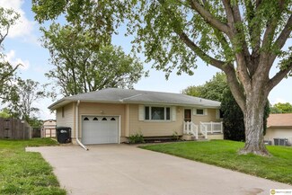 5618 S 112th St, Omaha, NE 68137