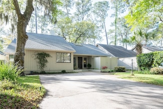 32 Water Oak Dr, Hilton Head Island, SC 29928