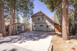 817 Grass Valley Rd, Lake Arrowhead, CA 92352