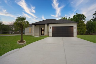 511 Laurel St, La Marque, TX 77568