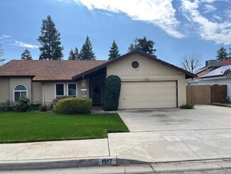 1917 E Richmond Ave, Fresno, CA 93720