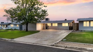 2804 Hollins St, Bakersfield, CA 93305