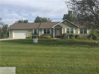 945 E Beard Rd, Perry, MI 48872