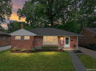 21710 Whitmore St, Oak Park, MI 48237