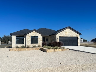 120 Hiram Cook, Blanco, TX 78606