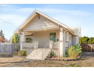 450 E Arlington St, Gladstone, OR 97027
